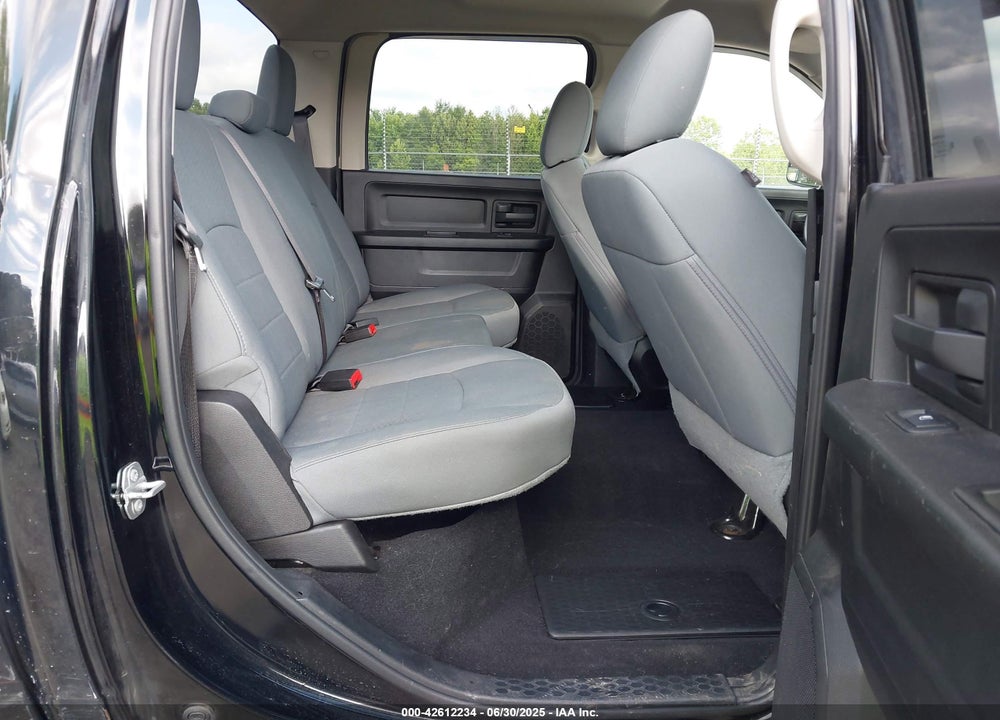 2019 RAM 1500 CLASSIC VIN: 1C6RR7KM9KS682252