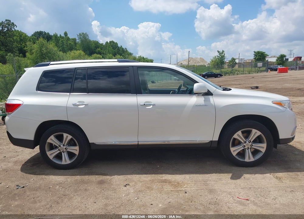2011 TOYOTA HIGHLANDER VIN: 5TDDK3EH6BS081646