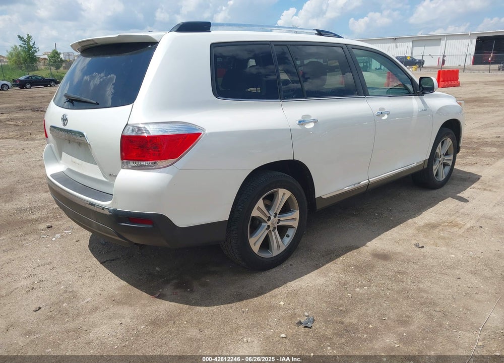 2011 TOYOTA HIGHLANDER VIN: 5TDDK3EH6BS081646