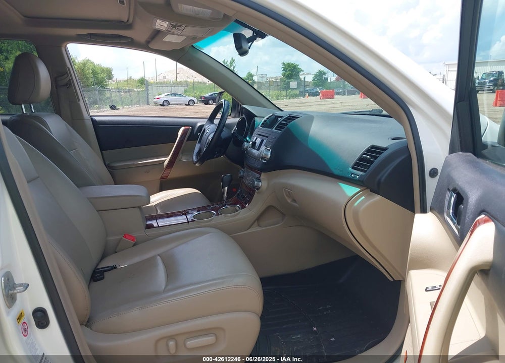 2011 TOYOTA HIGHLANDER VIN: 5TDDK3EH6BS081646