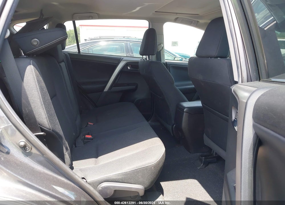 2018 TOYOTA RAV4 VIN: 2T3WFREV9JW446324