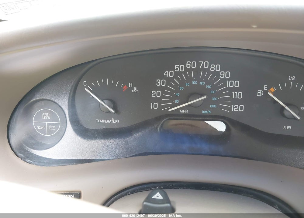2001 BUICK CENTURY CUSTOM VIN: 2G4WS52J911143196