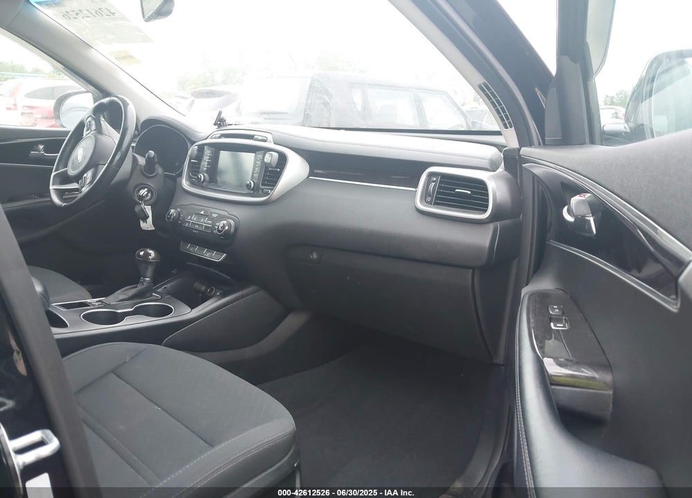 2017 KIA SORENTO VIN: 5XYPGDA34HG258814
