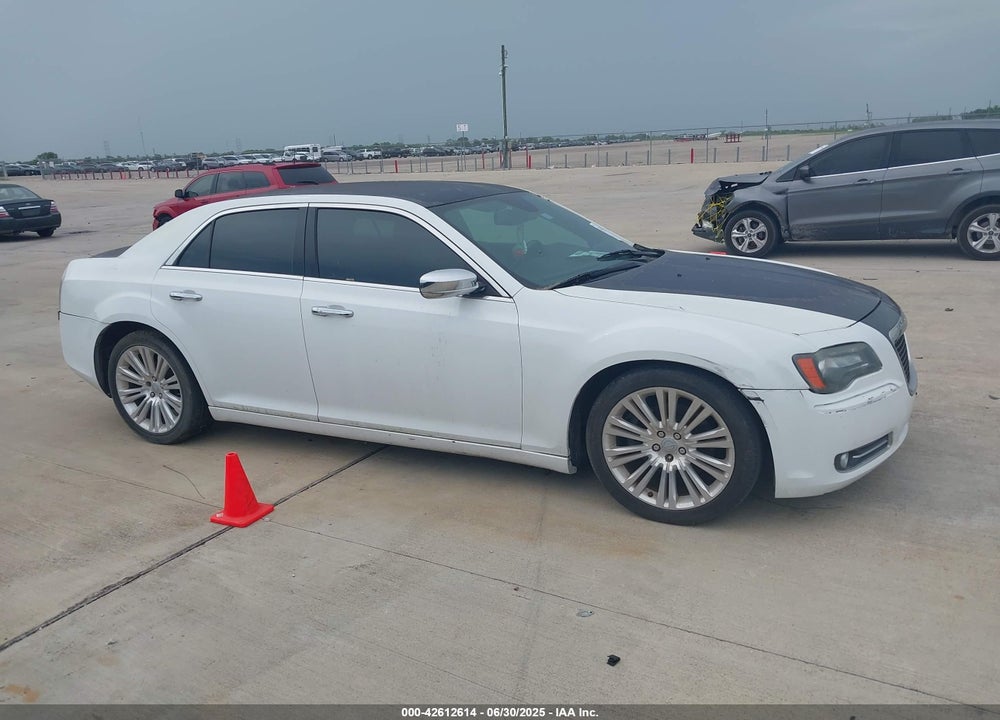 2013 CHRYSLER 300C VIN: 2C3CCAET9DH743257