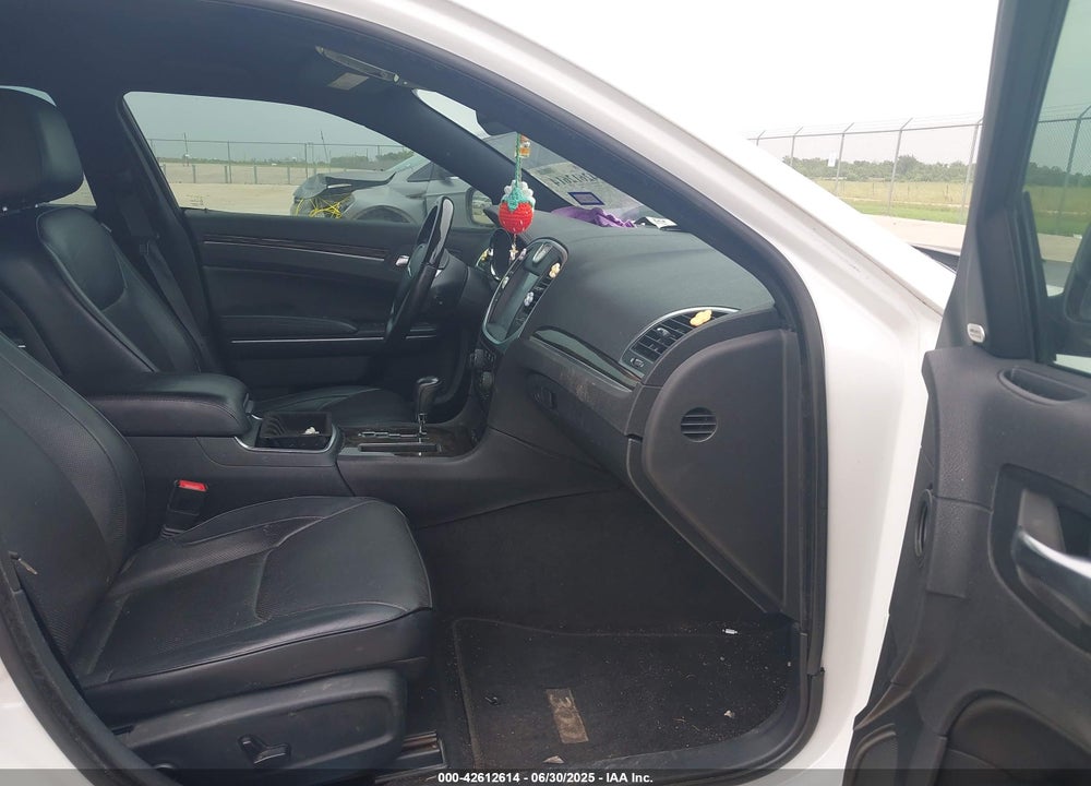 2013 CHRYSLER 300C VIN: 2C3CCAET9DH743257