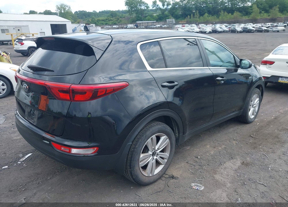 2018 KIA SPORTAGE LX VIN: KNDPMCAC4J7486639