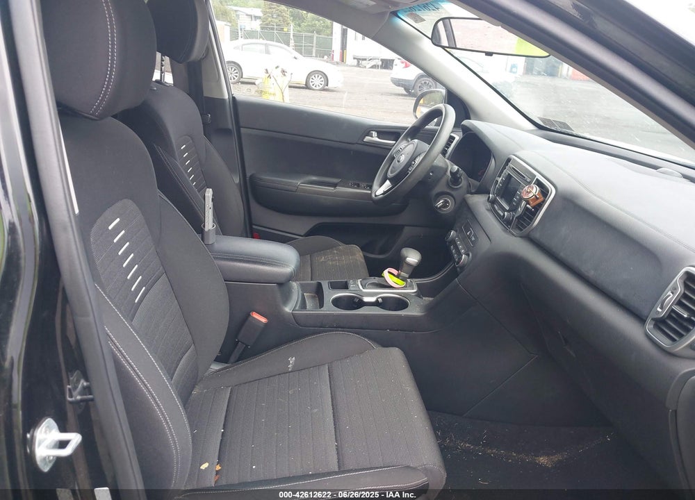 2018 KIA SPORTAGE LX VIN: KNDPMCAC4J7486639