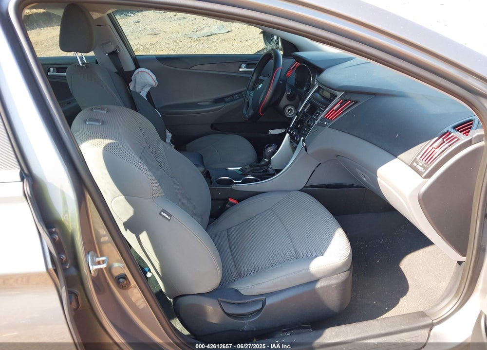 2014 HYUNDAI SONATA VIN: 5NPEB4AC0EH939868