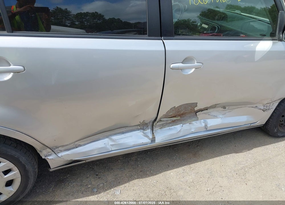2010 SCION XB VIN: JTLZE4FEXA1106412