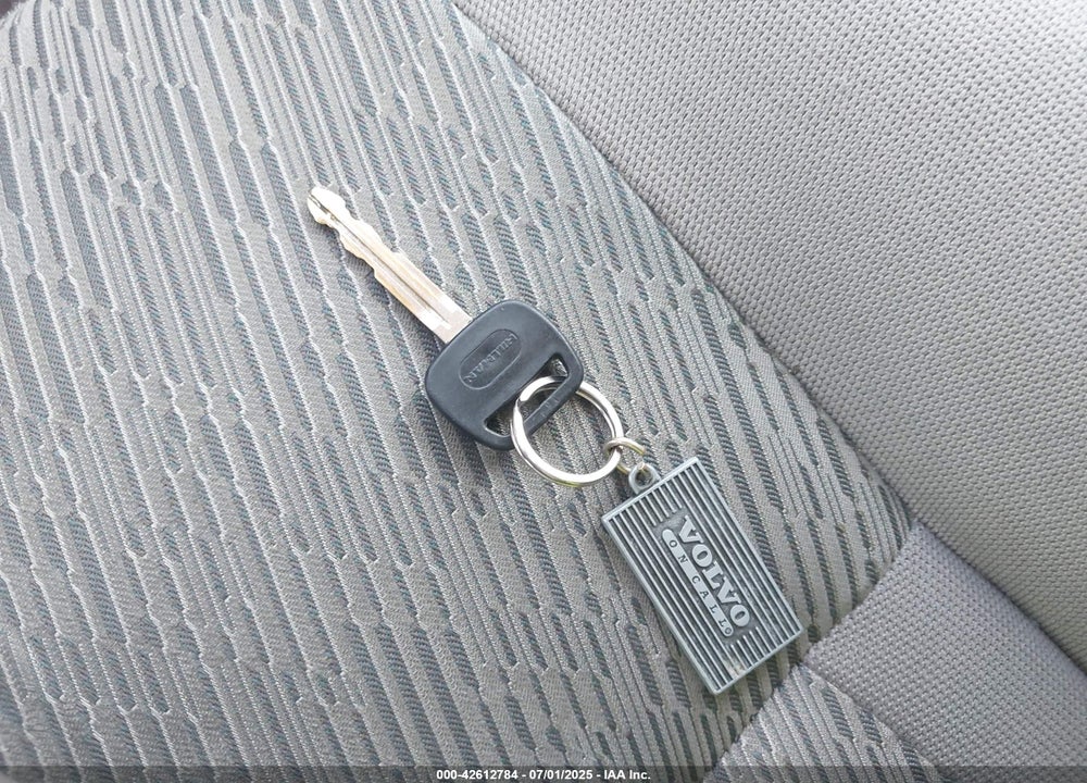 2001 TOYOTA RAV4 VIN: JTEGH20V210036025