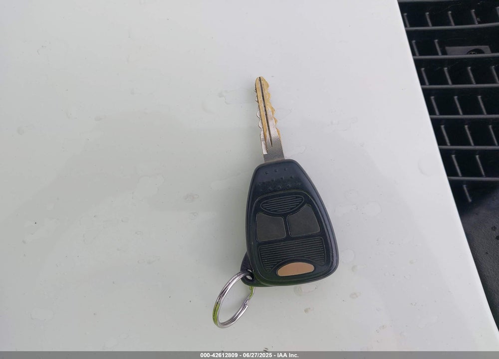 2007 CHRYSLER TOWN & COUNTRY VIN: 1A4GJ45R37B215178