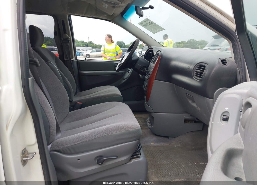 2007 CHRYSLER TOWN & COUNTRY VIN: 1A4GJ45R37B215178