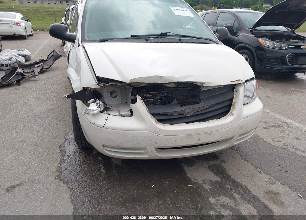 2007 CHRYSLER TOWN & COUNTRY VIN: 1A4GJ45R37B215178