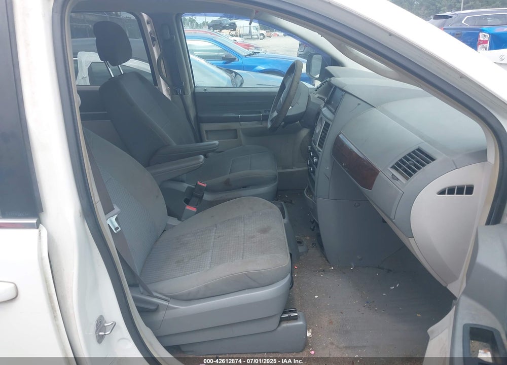 2010 CHRYSLER TOWN & COUNTRY VIN: 2A4RR4DE6AR346811