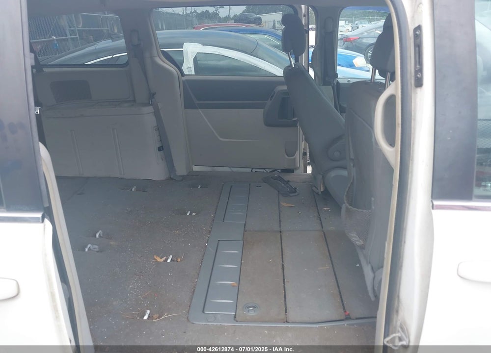 2010 CHRYSLER TOWN & COUNTRY VIN: 2A4RR4DE6AR346811