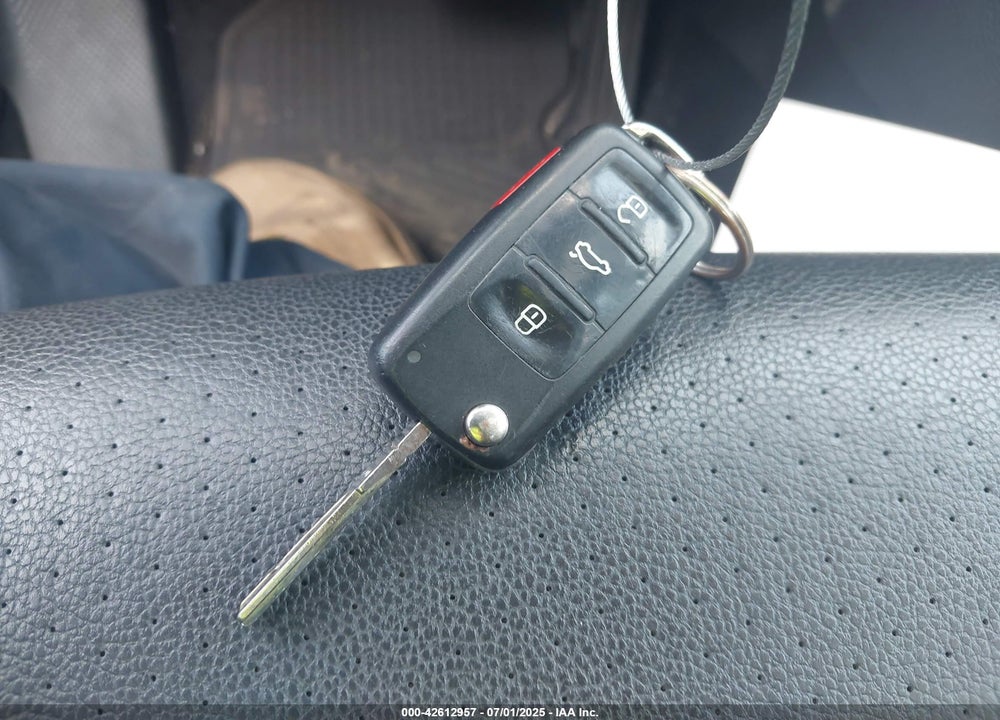 2017 VOLKSWAGEN JETTA VIN: 3VWDB7AJ3HM323489