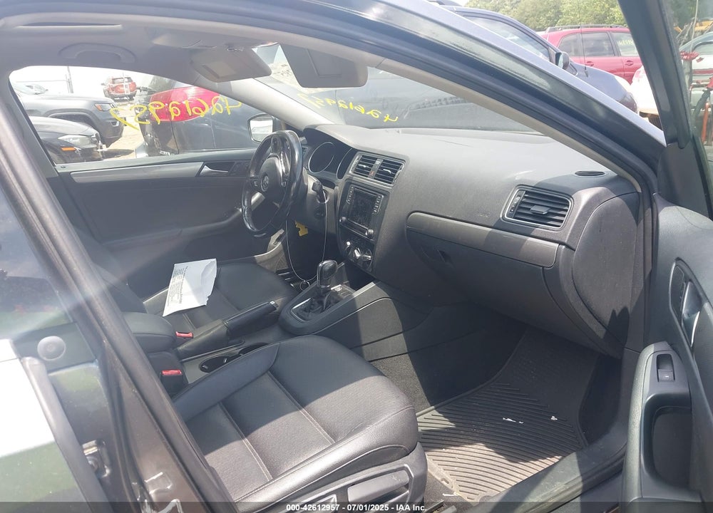 2017 VOLKSWAGEN JETTA VIN: 3VWDB7AJ3HM323489