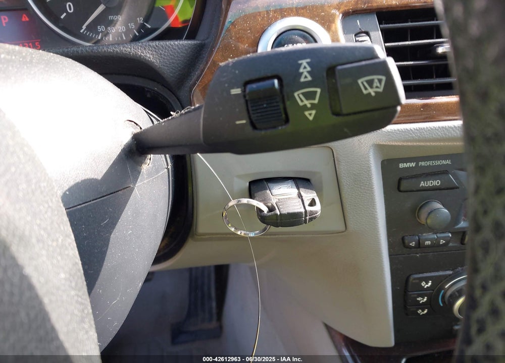 2007 BMW 328I VIN: WBAVA33537KX73892