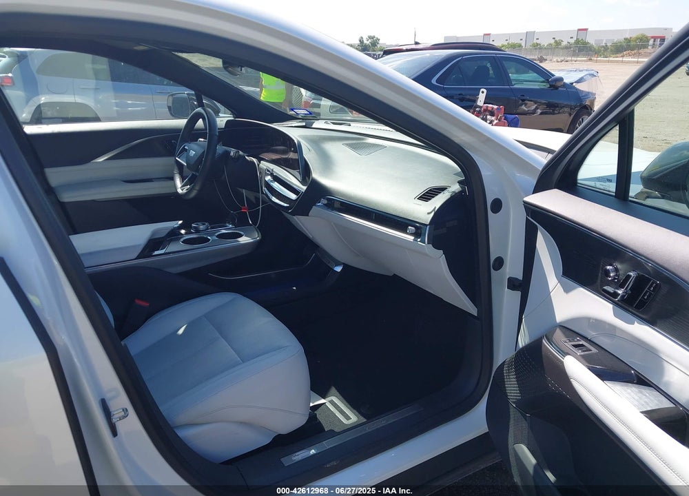 2024 CADILLAC LYRIQ VIN: 1GYKPPRK2RZ100251