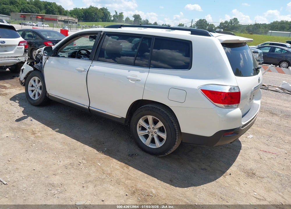 2011 TOYOTA HIGHLANDER VIN: 5TDZK3EH5BS027325