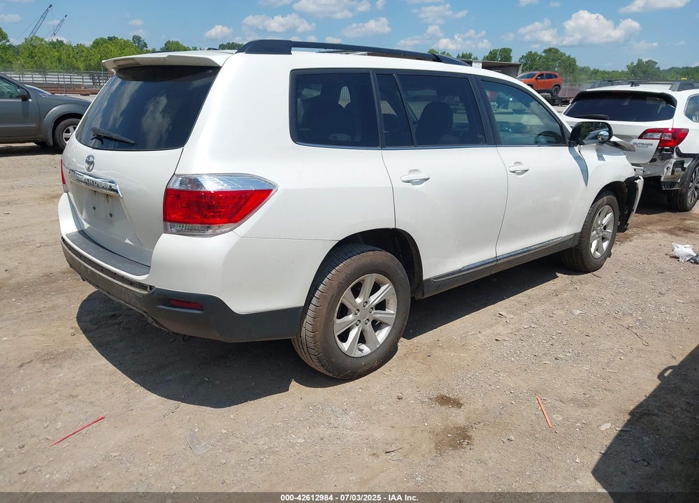 2011 TOYOTA HIGHLANDER VIN: 5TDZK3EH5BS027325