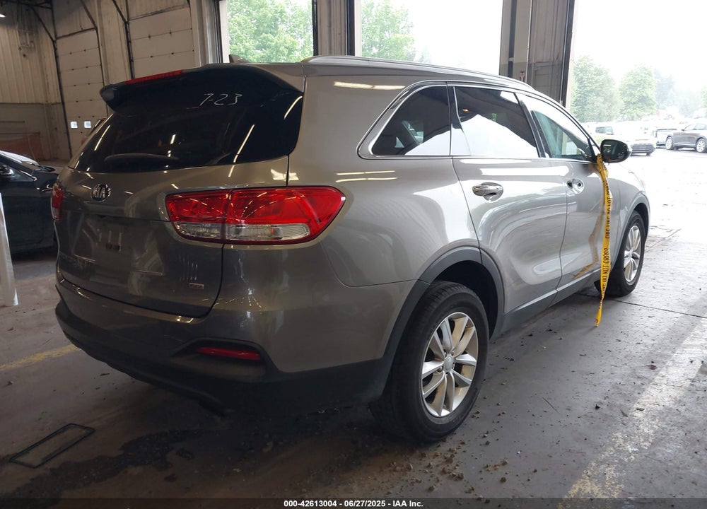 2016 KIA SORENTO VIN: 5XYPG4A34GG044131
