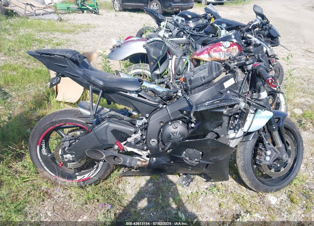 2020 YAMAHA YZFR6 VIN: JYARJ28E4LA006698