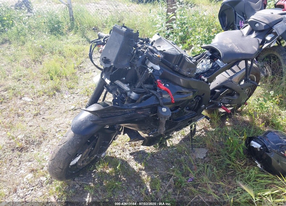 2020 YAMAHA YZFR6 VIN: JYARJ28E4LA006698