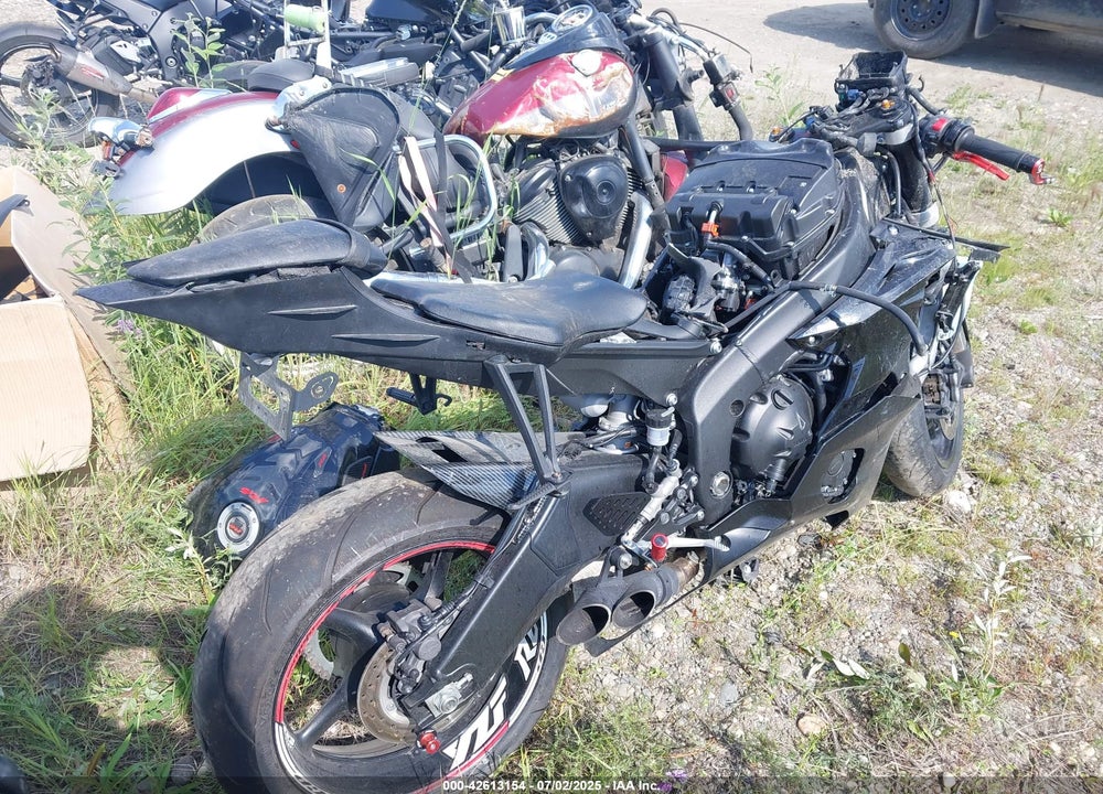 2020 YAMAHA YZFR6 VIN: JYARJ28E4LA006698