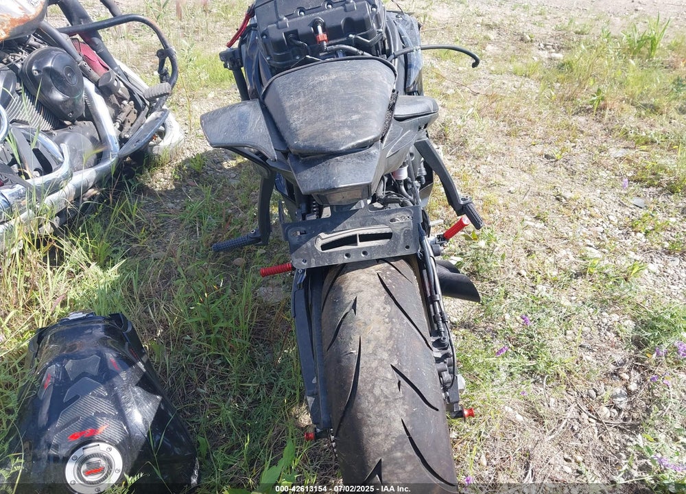 2020 YAMAHA YZFR6 VIN: JYARJ28E4LA006698