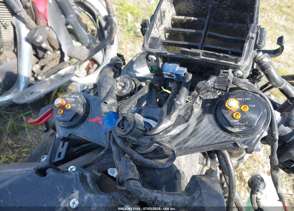 2020 YAMAHA YZFR6 VIN: JYARJ28E4LA006698