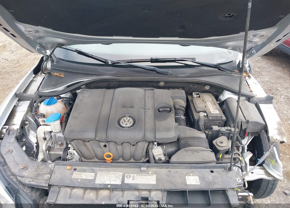 2012 VOLKSWAGEN PASSAT VIN: 1VWBP7A38CC080377