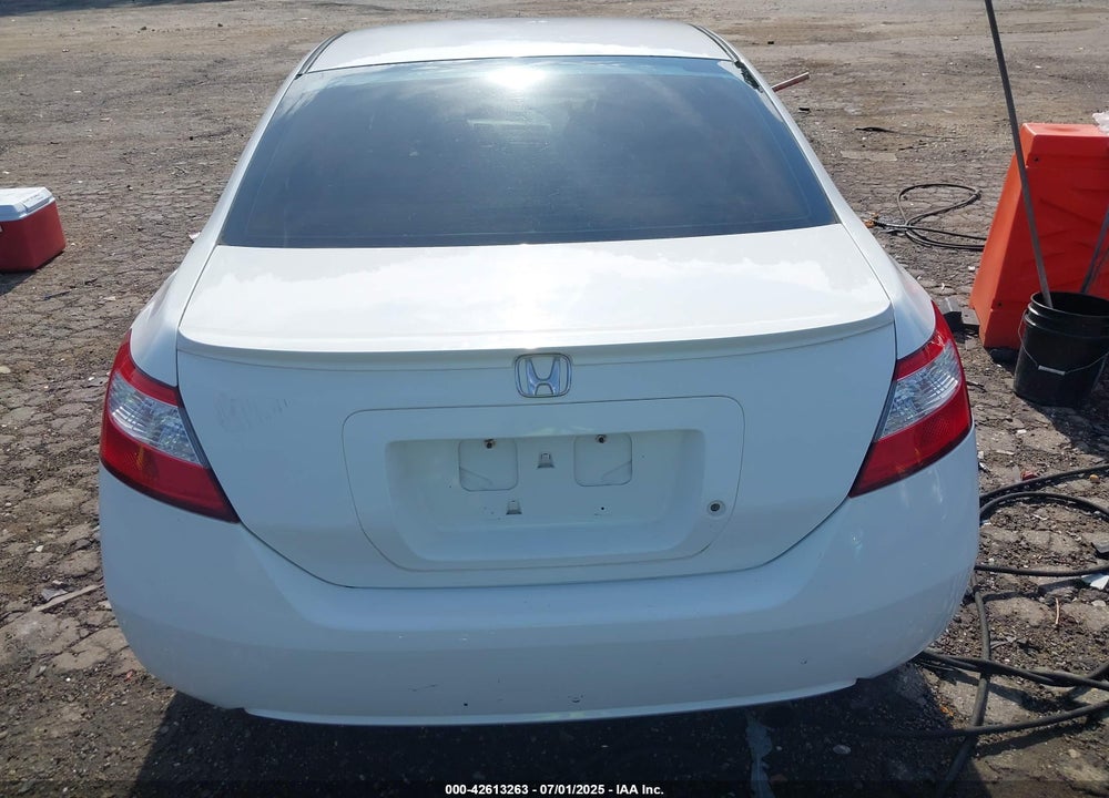 2008 HONDA CIVIC LX VIN: 2HGFG12618H573155