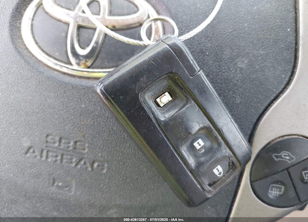 2004 TOYOTA PRIUS VIN: JTDKB20U440015138