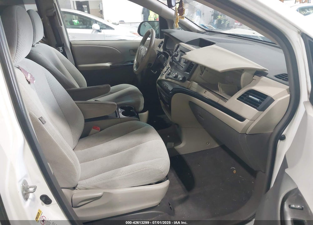 2011 TOYOTA SIENNA LE V6 VIN: 5TDKK3DC7BS002160