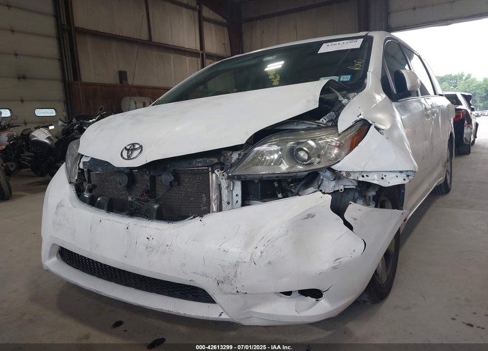 2011 TOYOTA SIENNA LE V6 VIN: 5TDKK3DC7BS002160