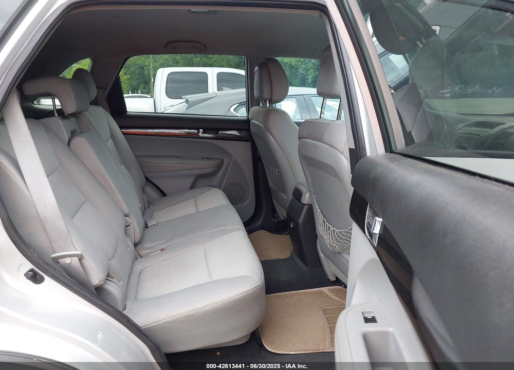 2012 KIA SORENTO VIN: 5XYKT3A19CG239862