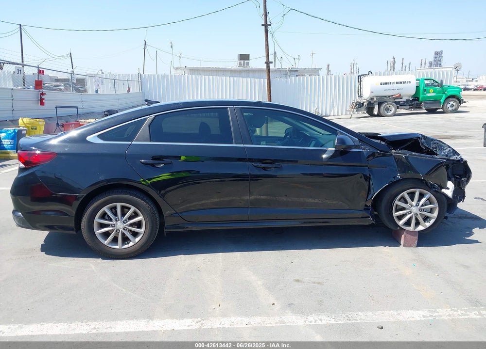 2019 HYUNDAI SONATA VIN: 5NPE24AF2KH758096