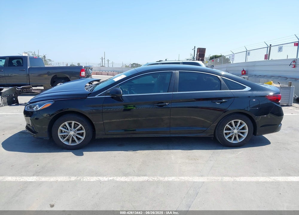2019 HYUNDAI SONATA VIN: 5NPE24AF2KH758096