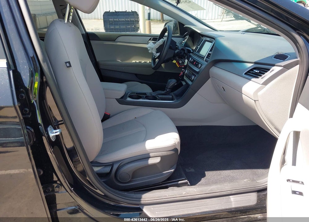 2019 HYUNDAI SONATA VIN: 5NPE24AF2KH758096