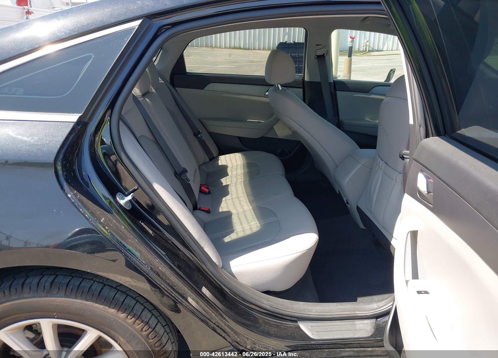 2019 HYUNDAI SONATA VIN: 5NPE24AF2KH758096