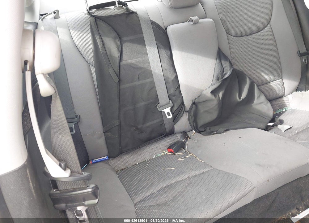 2013 HYUNDAI ELANTRA VIN: KMHDH6AE2DU000390