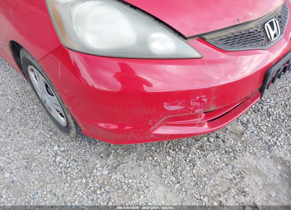 2011 HONDA FIT VIN: JHMGE8H31BS010054