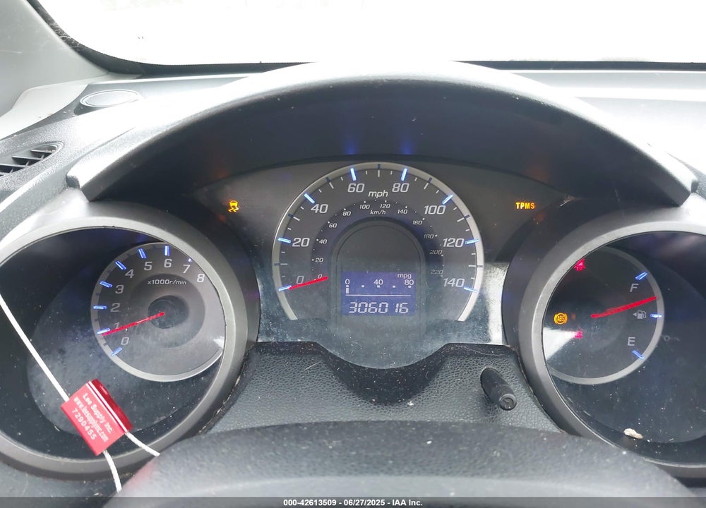 2011 HONDA FIT VIN: JHMGE8H31BS010054