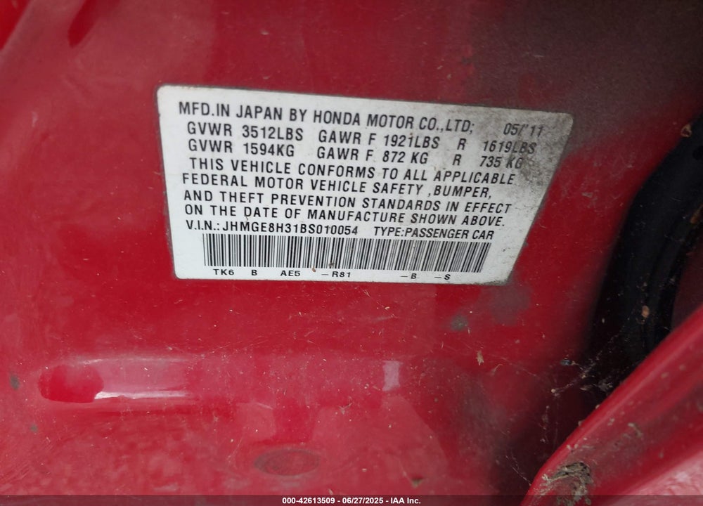 2011 HONDA FIT VIN: JHMGE8H31BS010054