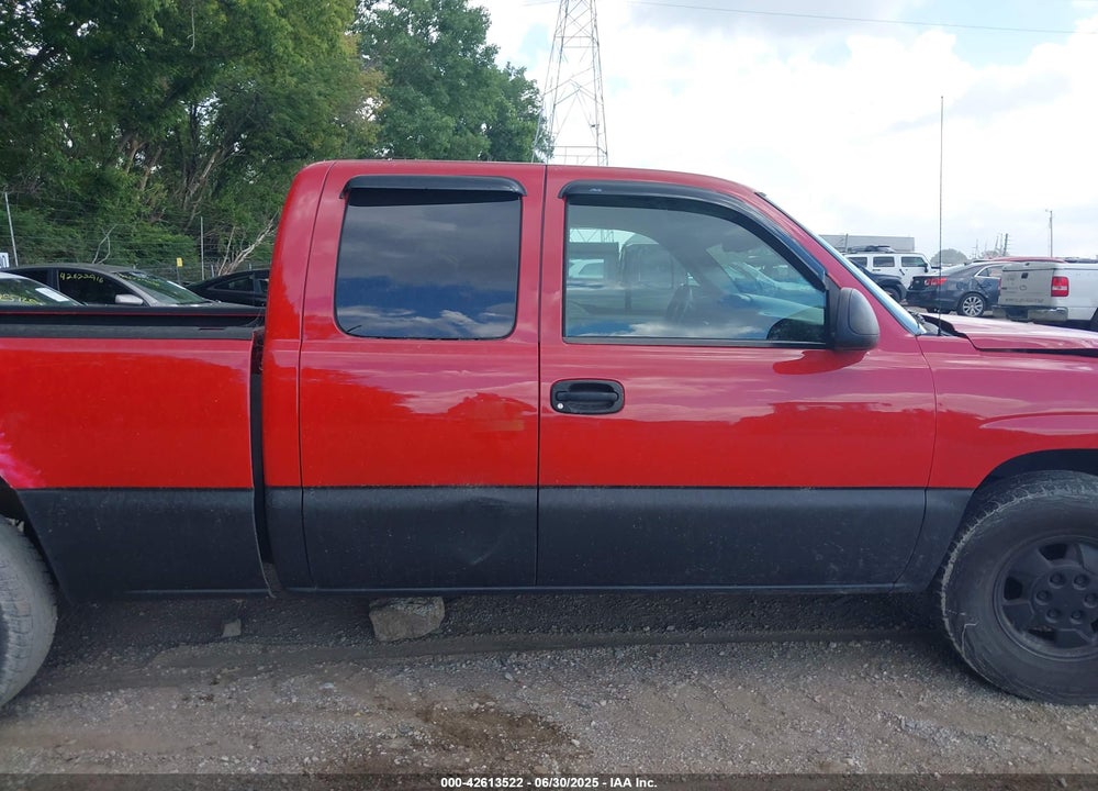 2003 CHEVROLET SILVERADO 1500 LS VIN: 2GCEC19TX31137861