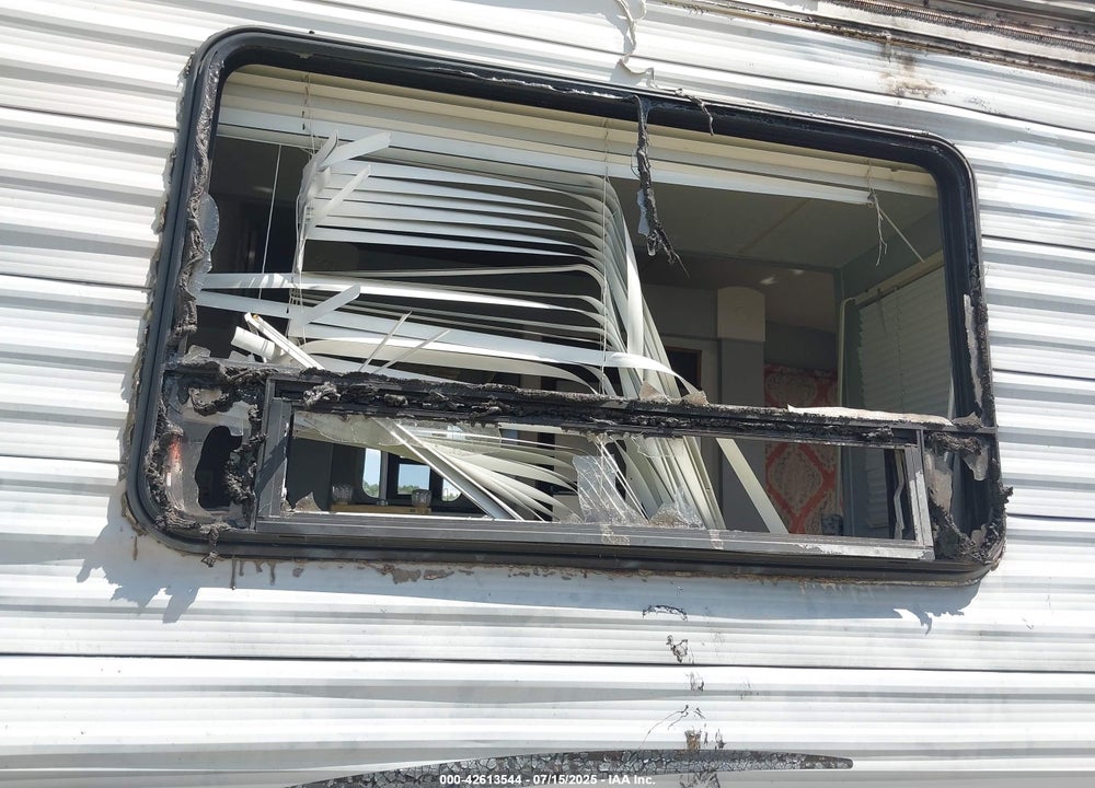 2001 SPORTSMEN 25FT FIFTH WHEEL VIN: 4EZFS242X1S113308