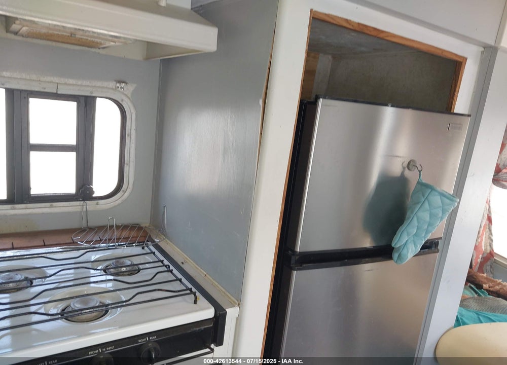 2001 SPORTSMEN 25FT FIFTH WHEEL VIN: 4EZFS242X1S113308