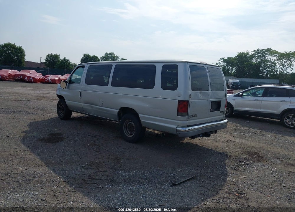 2002 FORD E-350 SUPER DUTY XL/XLT VIN: 1FBSS31L22HB33221