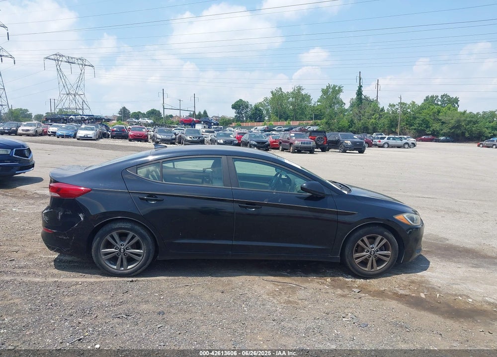 2017 HYUNDAI ELANTRA VIN: KMHD84LF7HU076817